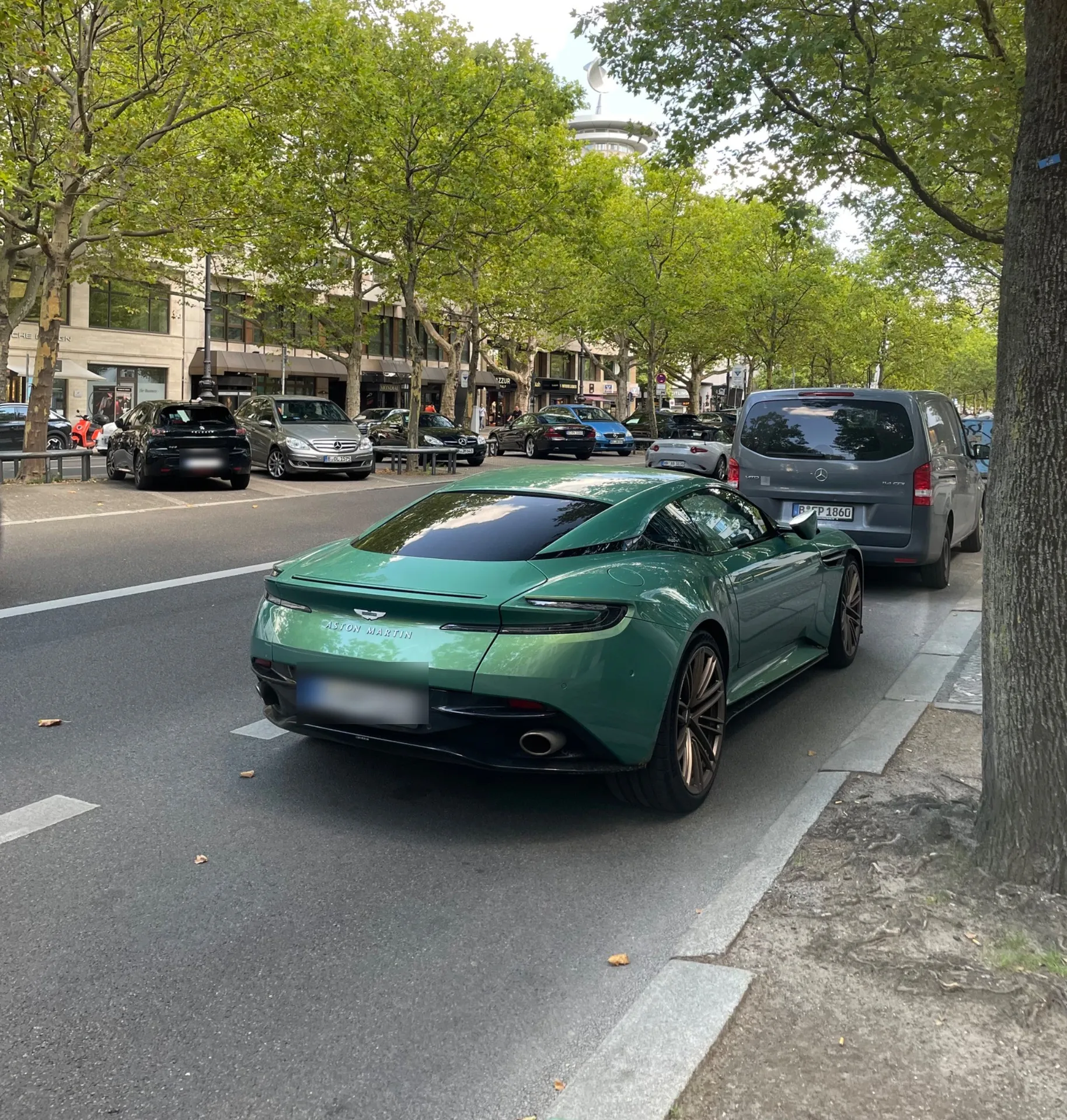 Aston Martin DB12 in Berlin