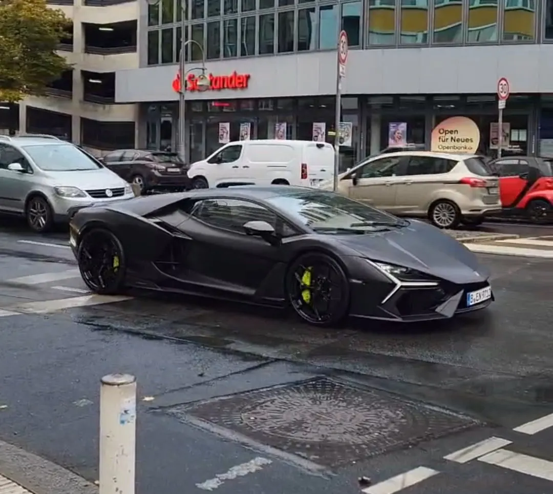Lamborghini Revuelto in Berlin