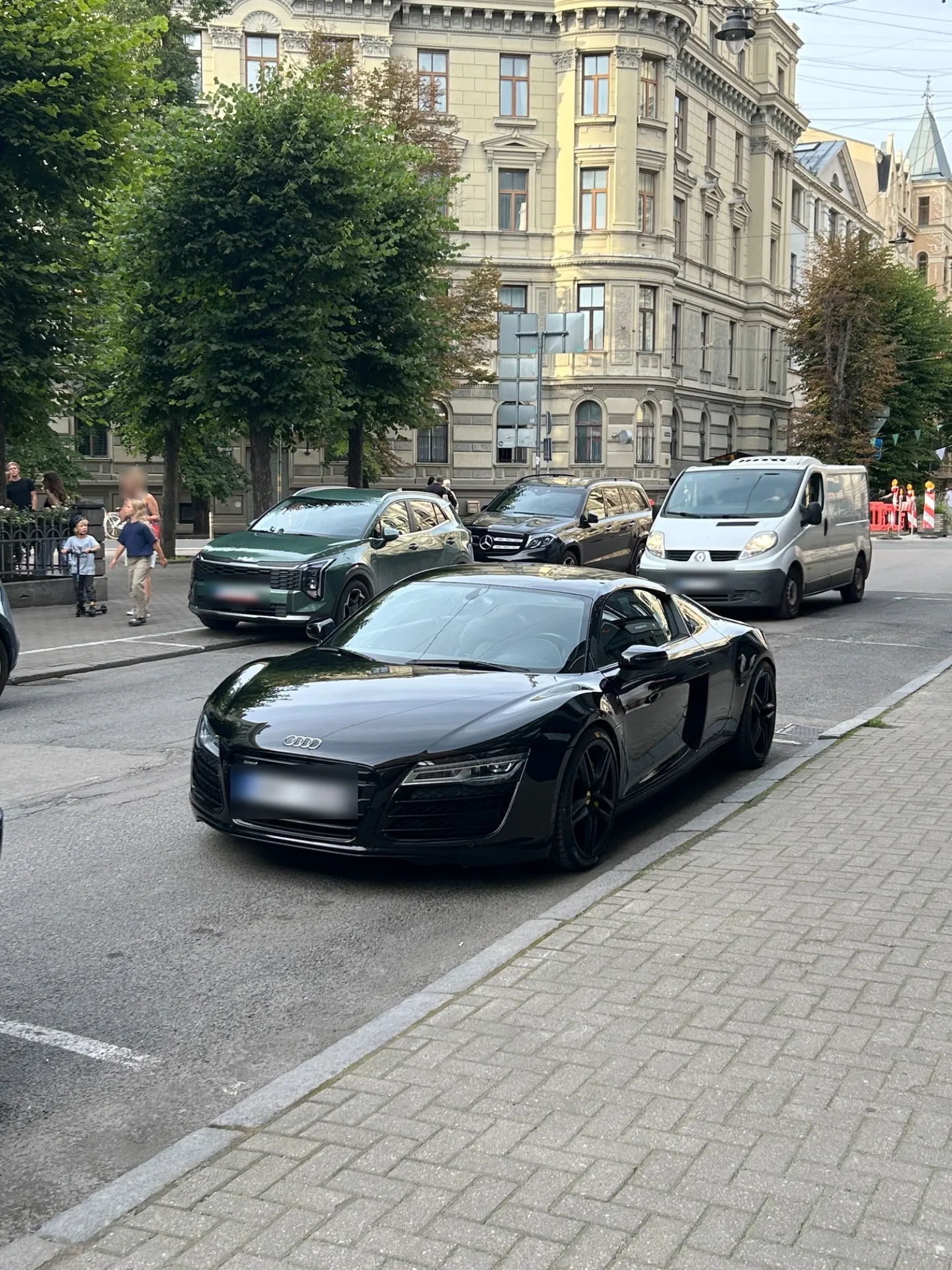 Audi R8 V8