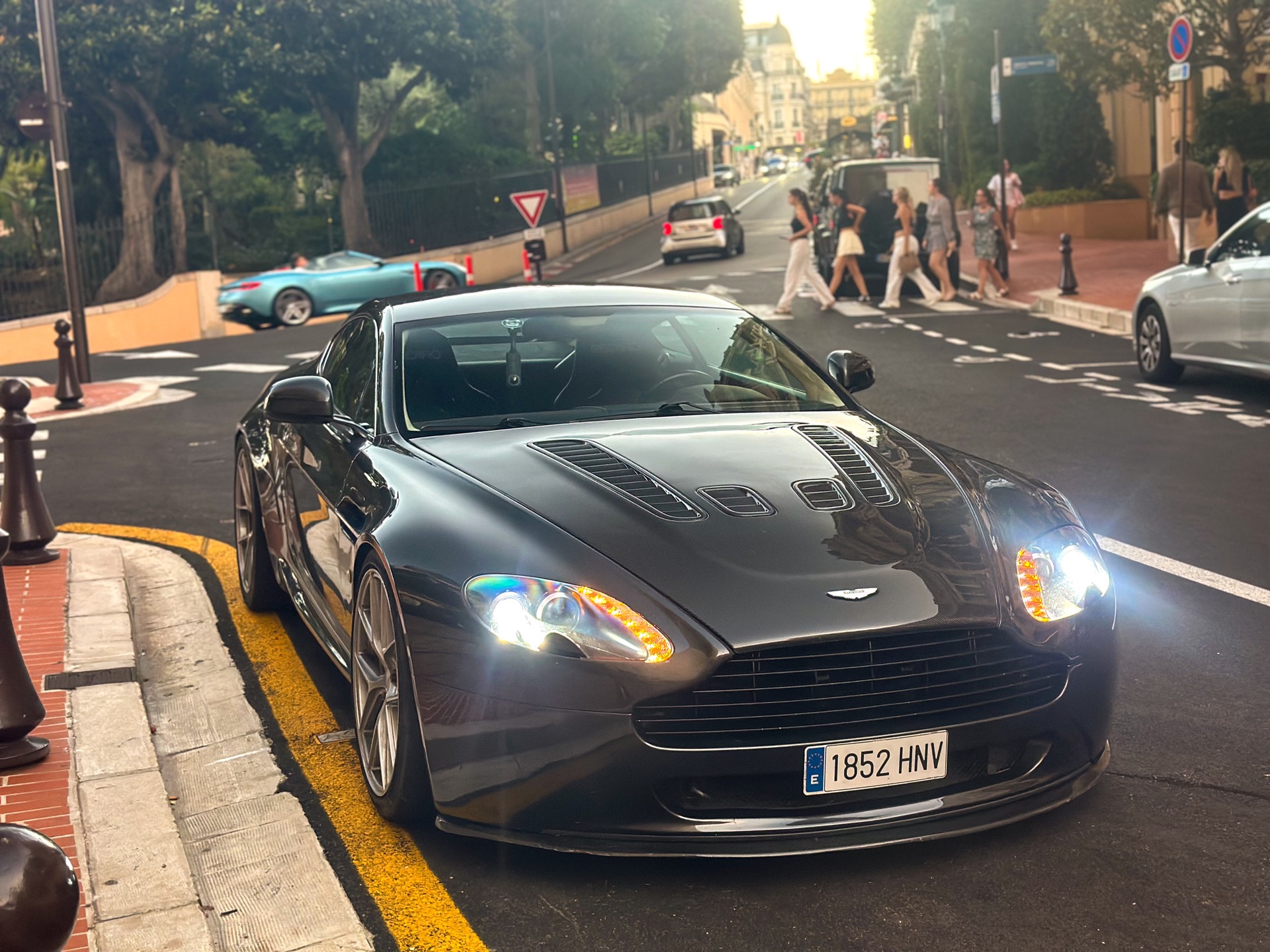 Aston Martin V12 Vantage