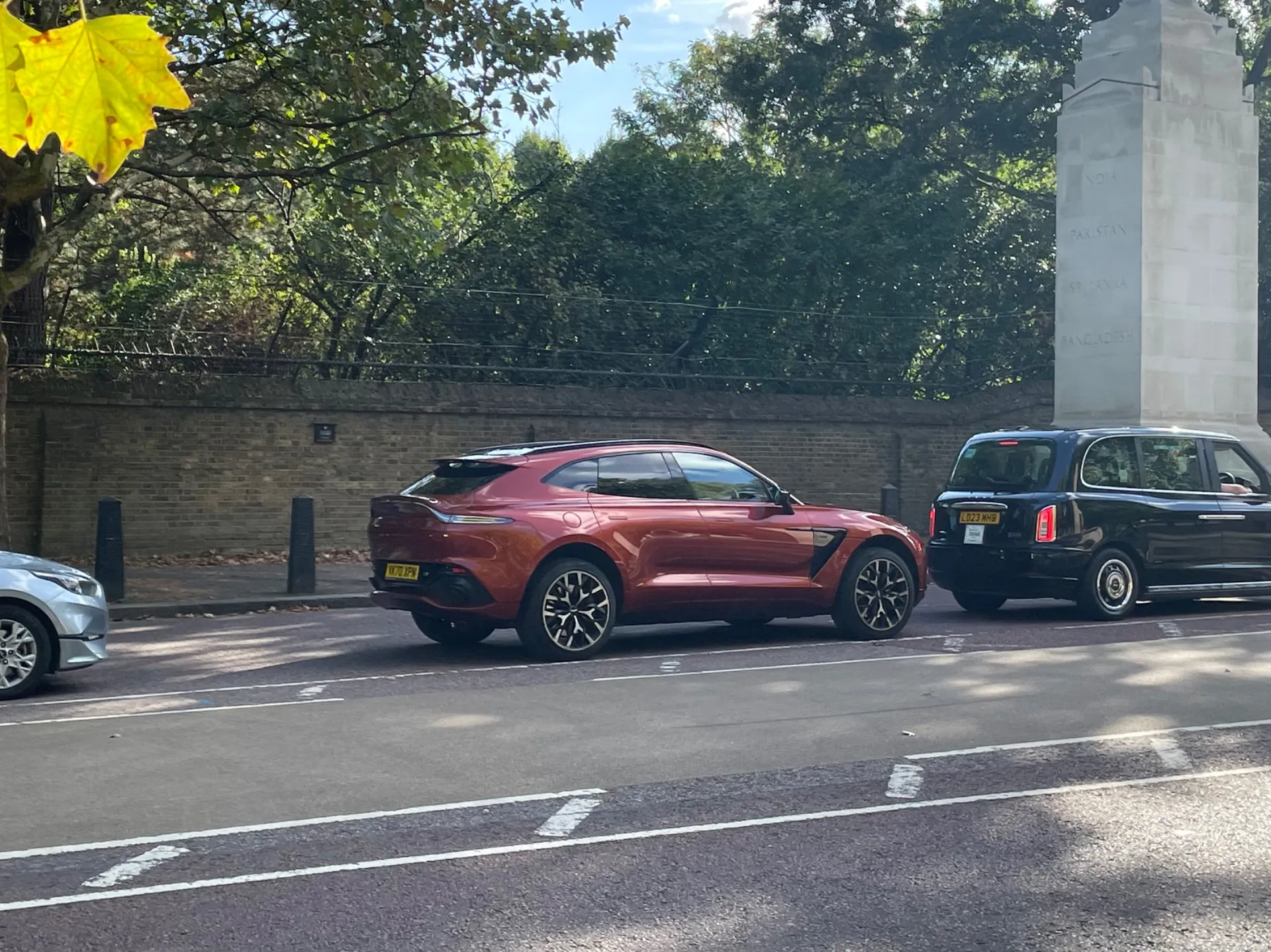 Aston Martin DBX