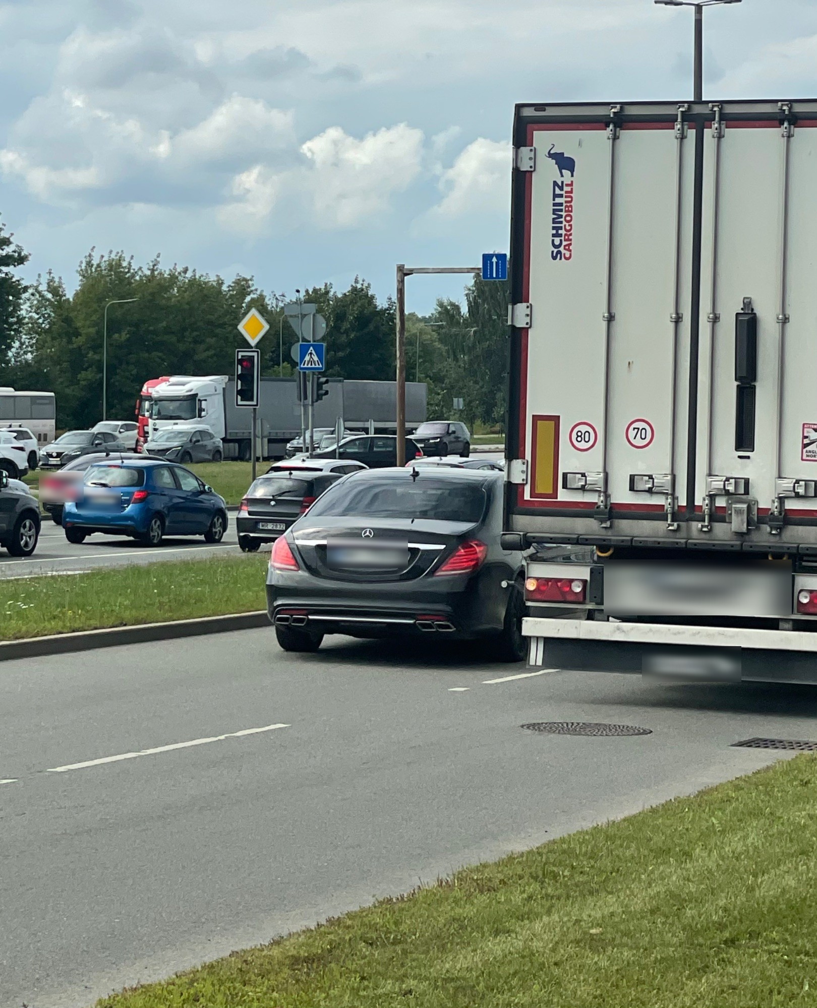 Mercedes-Benz S 63 AMG V222 in Riga