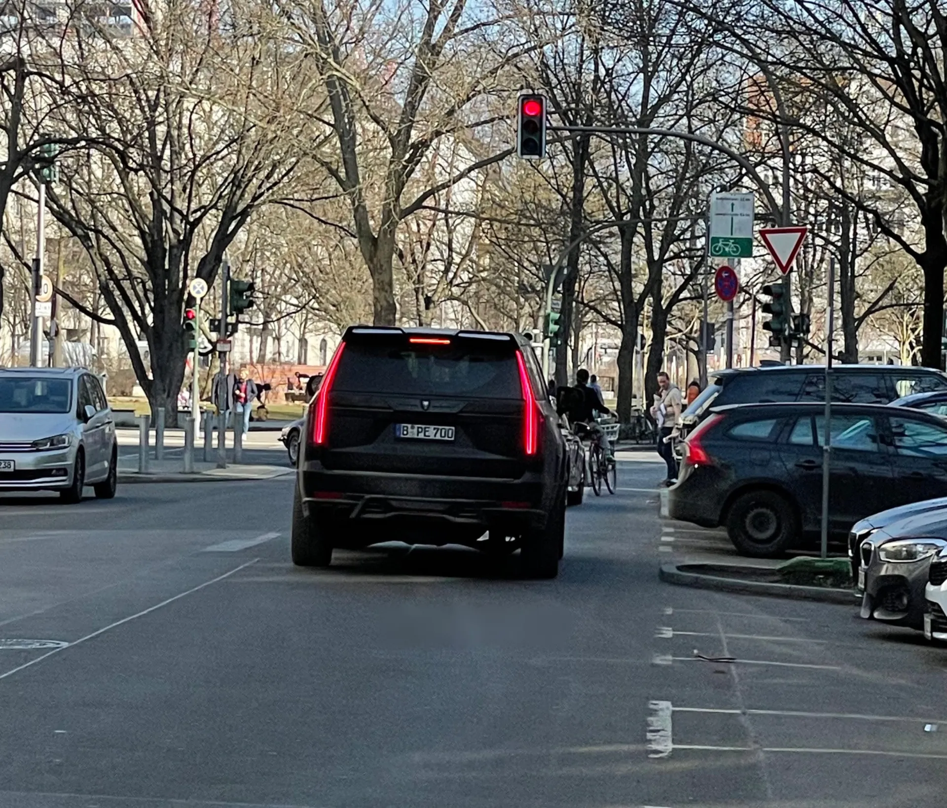 Caddilac Escalade-V Larte Design