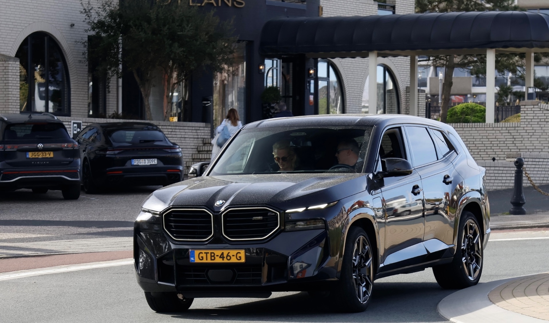 BMW XM G09 in Noordwijk