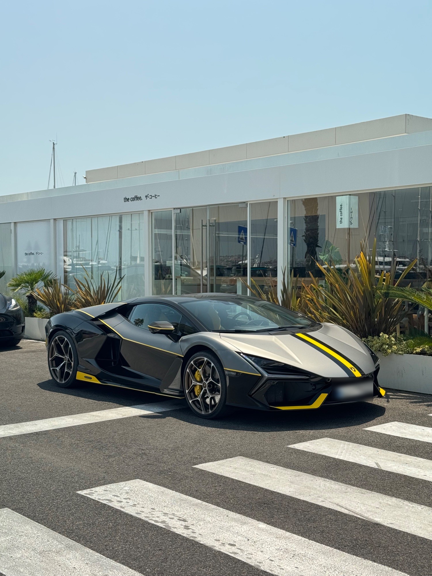 Lamborghini Revuelto