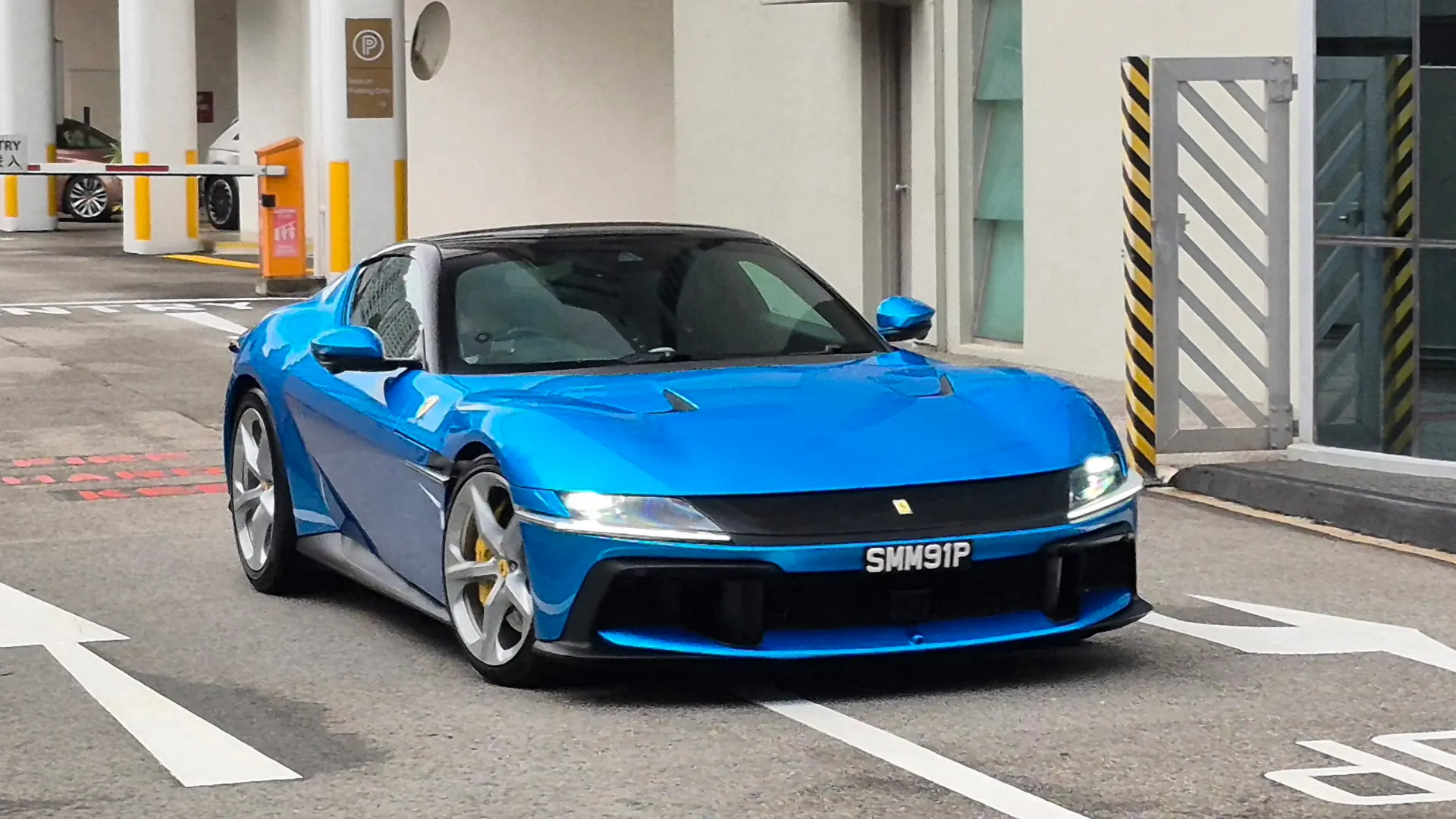 Ferrari 12Cilindri in Singapore