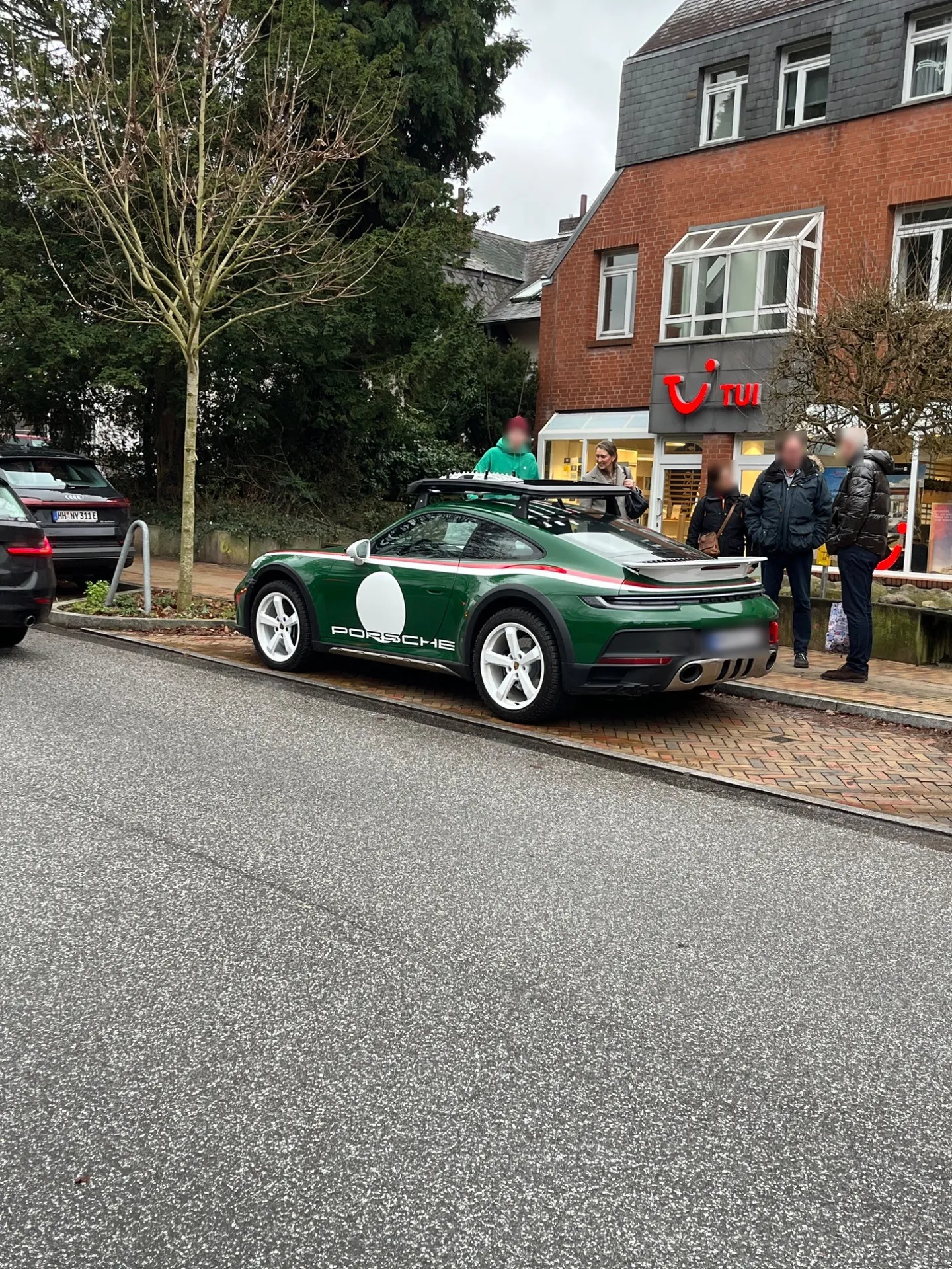 Porsche 992 Dakar